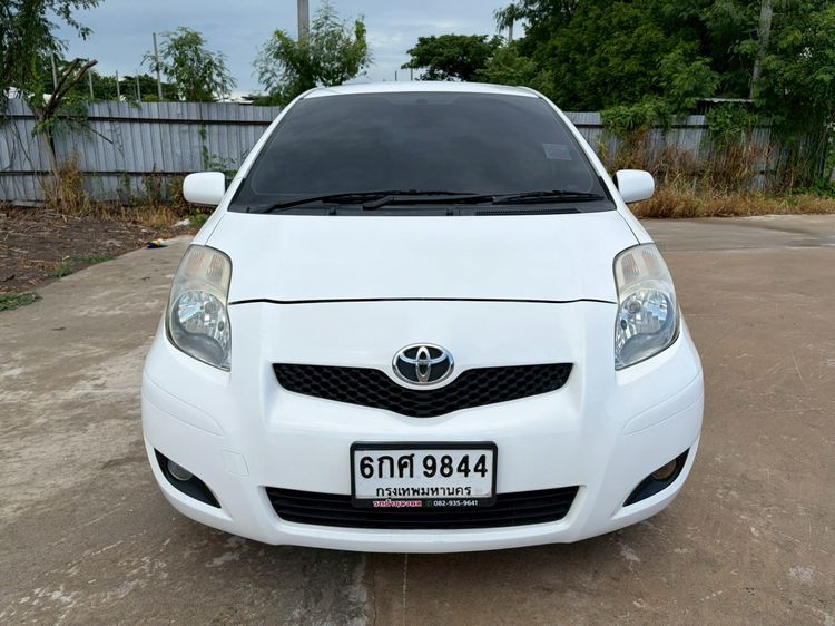 Toyota Yaris 2013 1.5 E Sedan เบนซิน ไม่ติดแก๊ส เกียร์อัตโนมัติ ขาว รูปที่ 2