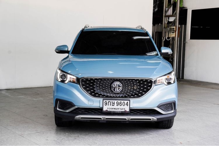 รถ MG ZS EV สี ฟ้า