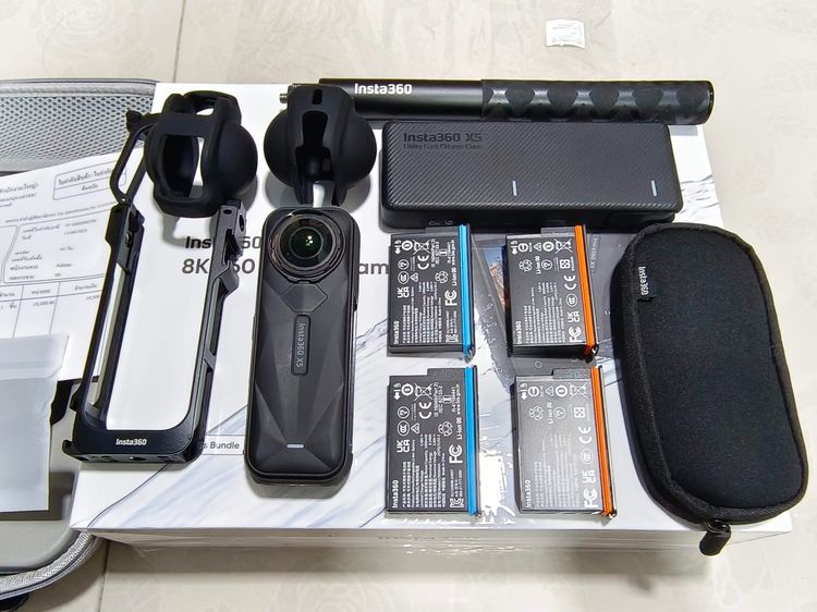 ยี่ห้ออื่นๆ อื่นๆ กันน้ำ Insta360 X5 Essentials Bundle แบต 4 ก้อน