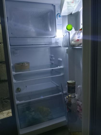 ขายตู้เย็นซื้อมาได้1เดือน จะขายเพราะจะย้ายบ้าน ขนไปไม่หมด 