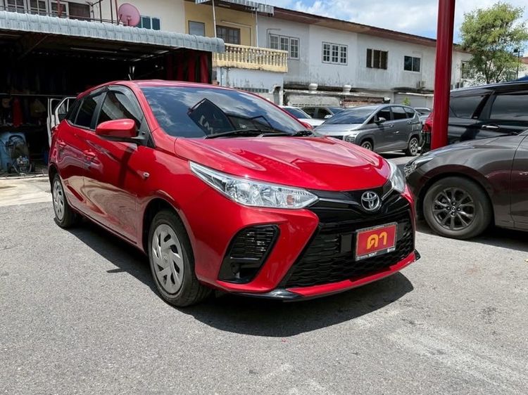 รถ Toyota Yaris 1.2 Entry สี แดง