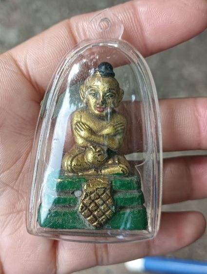 กุมารในเลี่ยม 1 องค์