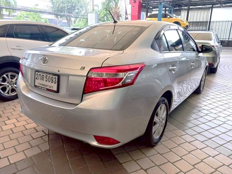 Toyota Vios 2013 1.5 E Sedan เบนซิน ไม่ติดแก๊ส เกียร์อัตโนมัติ เทา รูปที่ 2