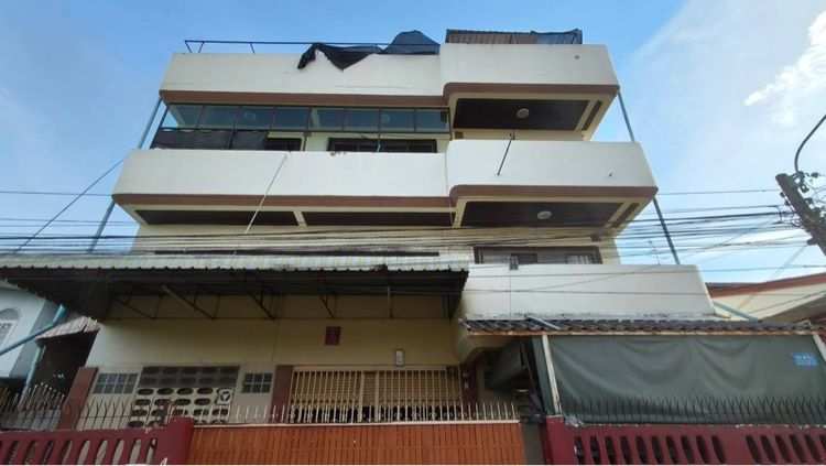 บ้านพร้อมที่ดิน