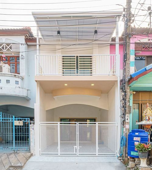 ขายทาวน์เฮ้าส์ ปิยวรารมย์ บ้านกล้วย-ไทรน้อย 16 ตรว. 3นอน 2น้ำ มีเทอเรสหน้าหลัง ฟรีโอน ใกล้รถไฟฟ้า