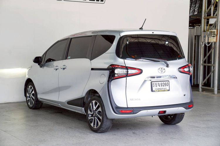 Toyota Sienta 2021 1.5 V Utility-car เบนซิน ไม่ติดแก๊ส เกียร์อัตโนมัติ เทา รูปที่ 4