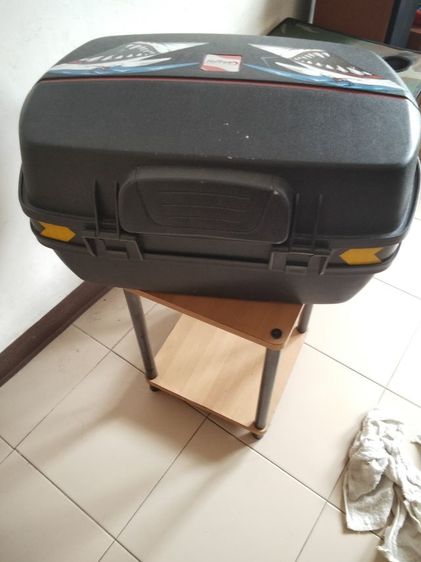 กล่องท้ายpcx  สามารถดัดแปลงใส่รุ่นอื่นได้