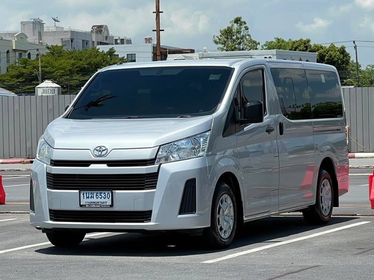 Toyota Hiace 2022 2.8 GL Van ดีเซล ไม่ติดแก๊ส เกียร์ธรรมดา เทา รูปที่ 2