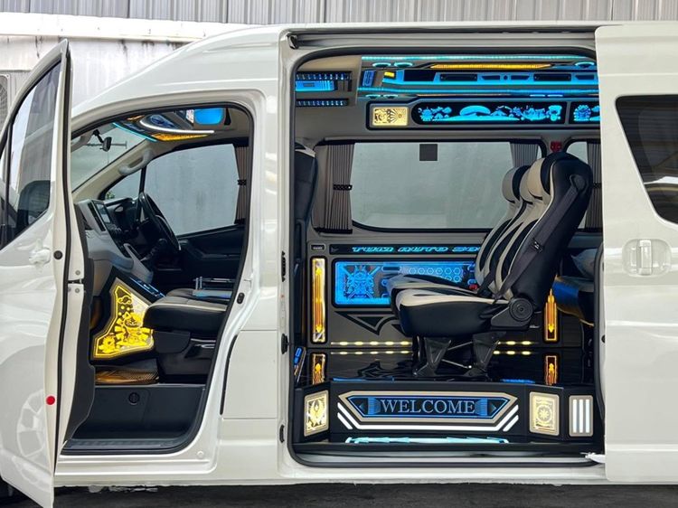 Toyota Commuter 2019 2.8 Van ดีเซล ไม่ติดแก๊ส เกียร์ธรรมดา ขาว รูปที่ 3