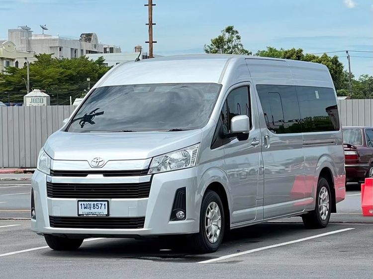 Toyota Commuter 2020 2.8 Van ดีเซล ไม่ติดแก๊ส เกียร์ธรรมดา เทา รูปที่ 2