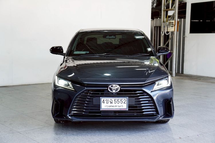 Toyota Yaris ATIV 2023 1.2 Premium Luxury Sedan เบนซิน ไม่ติดแก๊ส เกียร์อัตโนมัติ เทา รูปที่ 2