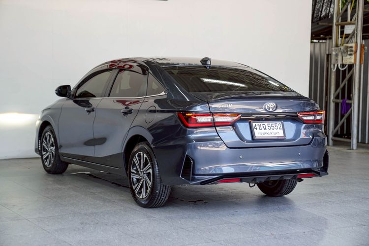 Toyota Yaris ATIV 2023 1.2 Premium Luxury Sedan เบนซิน ไม่ติดแก๊ส เกียร์อัตโนมัติ เทา รูปที่ 4