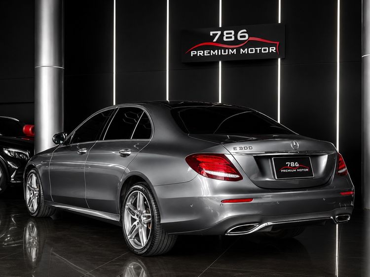 Mercedes-Benz E-Class 2021 E300 Sedan ปลั๊กอินไฮบริด (PHEV) ไม่ติดแก๊ส เกียร์อัตโนมัติ เทา รูปที่ 3