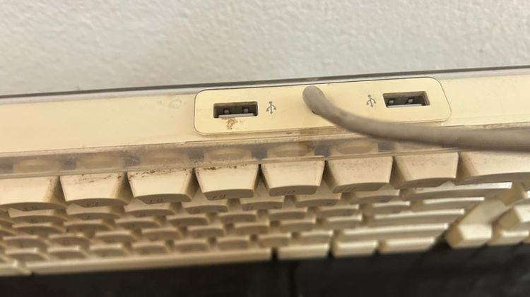 apple keybored คีย์บอร์ด  เเท้ รูปที่ 2