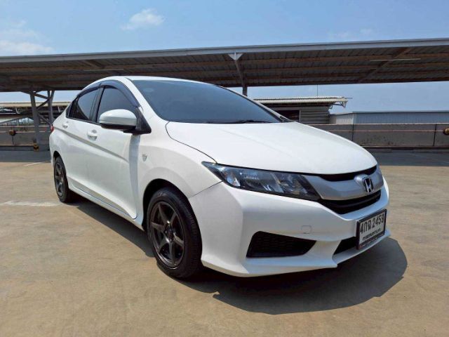 Honda City 2014 1.5 S Sedan เบนซิน ไม่ติดแก๊ส เกียร์ธรรมดา ขาว รูปที่ 2