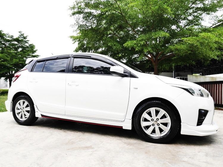 Toyota Yaris 2016 1.2 E Sedan เบนซิน ไม่ติดแก๊ส เกียร์อัตโนมัติ ขาว รูปที่ 2