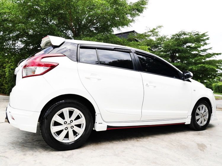 Toyota Yaris 2016 1.2 E Sedan เบนซิน ไม่ติดแก๊ส เกียร์อัตโนมัติ ขาว รูปที่ 4