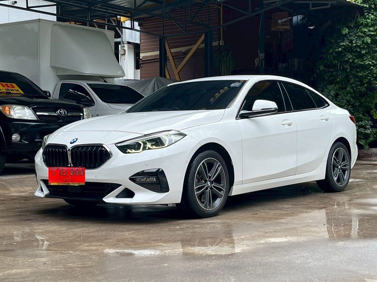รถ BMW Series 2 220i สี ขาว
