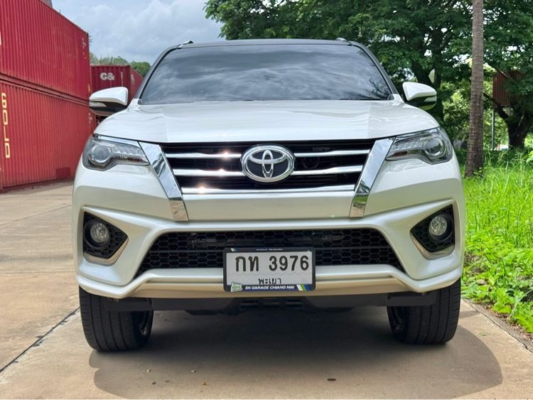 Toyota Fortuner 2017 2.8 V TRD Sportivo Black Top 4WD Utility-car ดีเซล เกียร์อัตโนมัติ ขาว