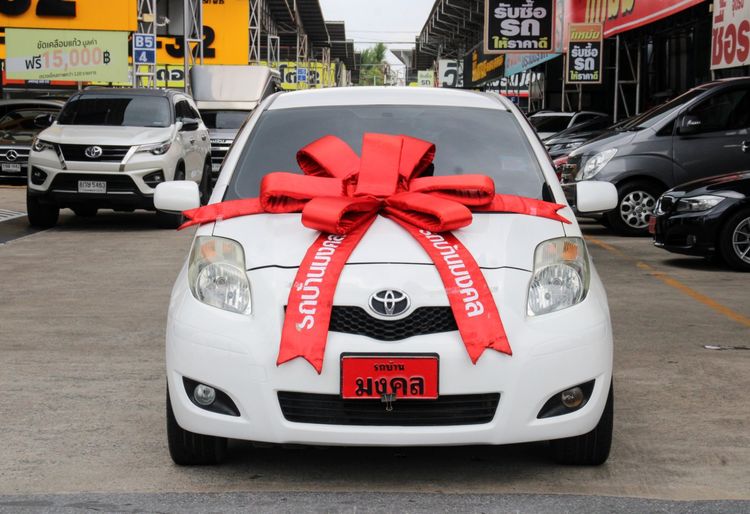 Toyota Yaris 2013 1.5 E Sedan เบนซิน ไม่ติดแก๊ส เกียร์อัตโนมัติ ขาว รูปที่ 2