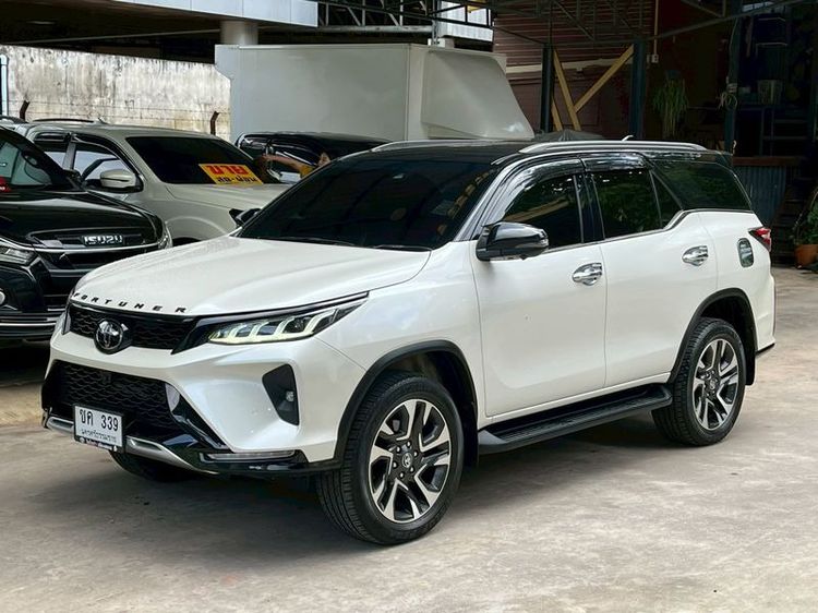 Toyota Fortuner 2022 2.8 Legender 4WD Utility-car ดีเซล ไม่ติดแก๊ส เกียร์อัตโนมัติ ขาว