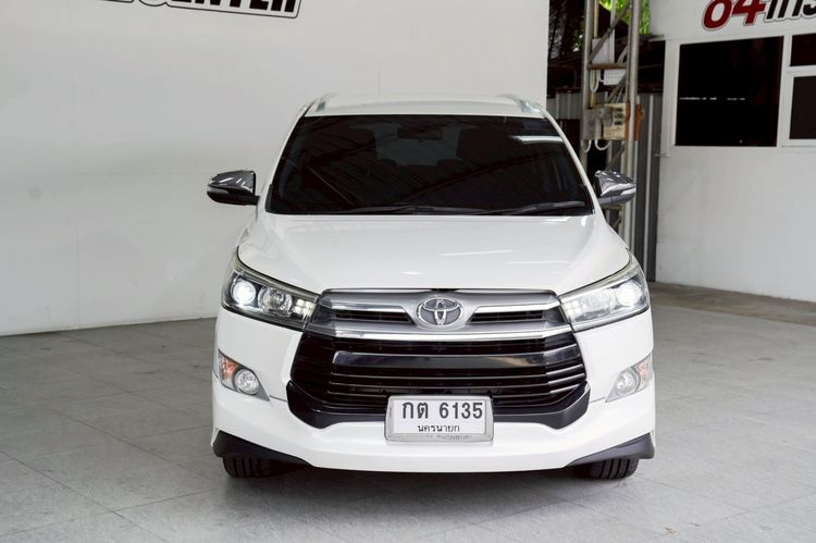 Toyota Innova 2017 2.8 Crysta V Utility-car ดีเซล ไม่ติดแก๊ส เกียร์อัตโนมัติ ขาว รูปที่ 2
