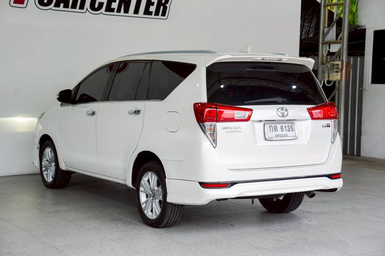 Toyota Innova 2017 2.8 Crysta V Utility-car ดีเซล ไม่ติดแก๊ส เกียร์อัตโนมัติ ขาว รูปที่ 4