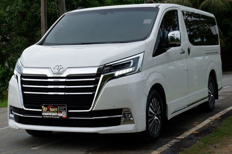 รถ Toyota Majesty 2.8 Premium สี ขาว