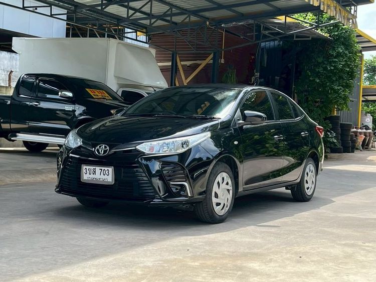 Toyota Yaris ATIV 2022 1.2 Entry Sedan เบนซิน ไม่ติดแก๊ส เกียร์อัตโนมัติ ดำ