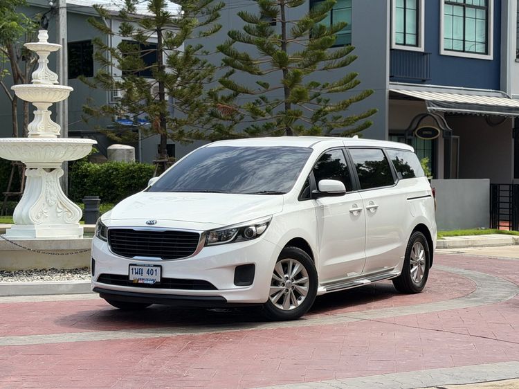 รถ Kia Grand Carnival 2.2 LX สี ขาว