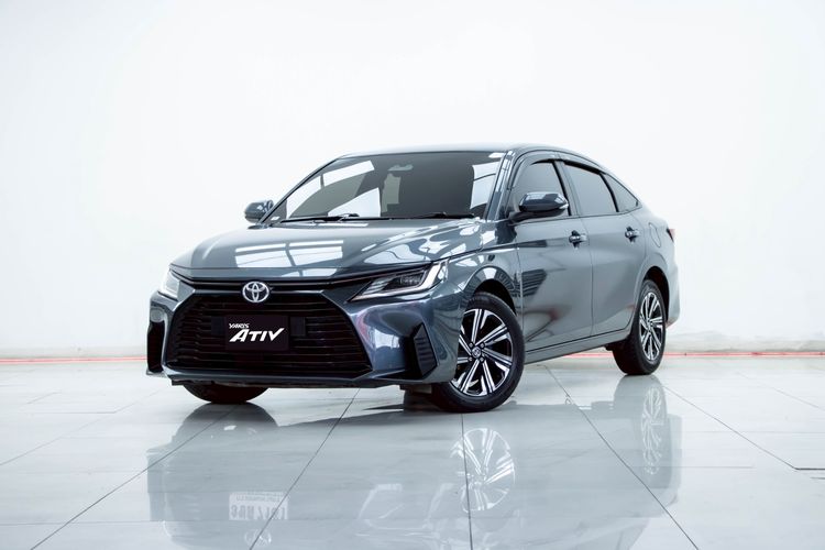 รถ Toyota Yaris ATIV 1.2 Smart สี เทา