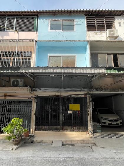 ห้องแถว 3 ชั้น ใกล้รถไฟฟ้า