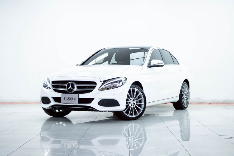 Mercedes-Benz C-Class 2016 C350e Sedan ปลั๊กอินไฮบริด (PHEV) ไม่ติดแก๊ส เกียร์อัตโนมัติ ขาว