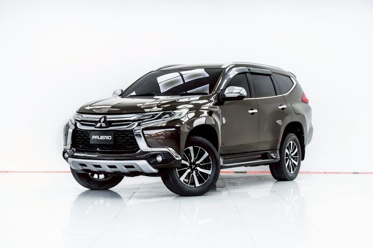 รถ Mitsubishi Pajero Sport 2.4 GT สี น้ำตาล