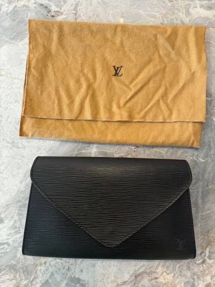 ไม่ระบุ หนังแท้ กระเป๋าคลัท Louis Vuitton