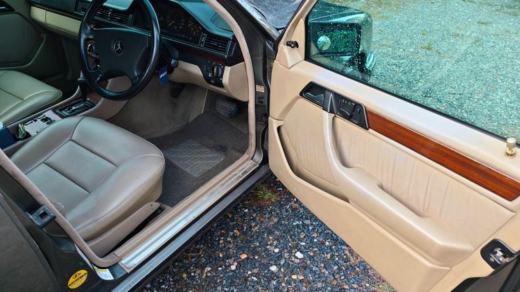 Mercedes-Benz รุ่นอื่นๆ 1993 รุ่นย่อยอื่นๆ Sedan เบนซิน ไม่ติดแก๊ส เกียร์อัตโนมัติ เทา รูปที่ 4