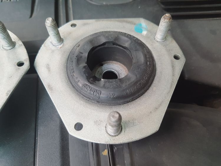 เบ้าโช๊คคู่หน้า Mazda 2 DE (ปี 2009-2014) แท้ติดรถยี่ห้อ FoMoCo รูปที่ 5