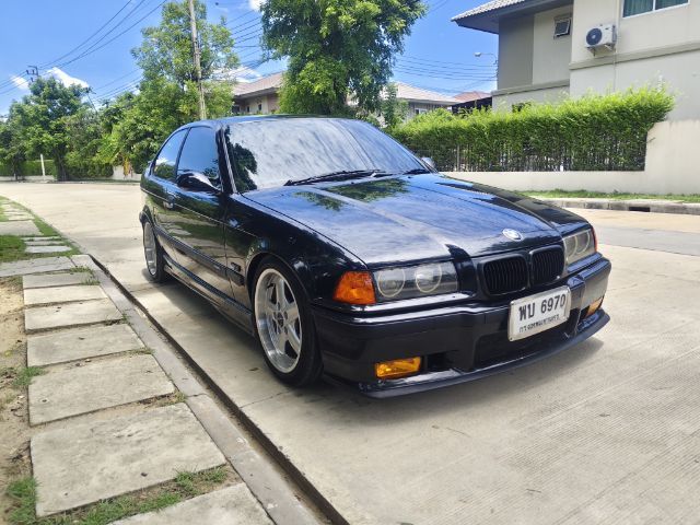 รถ BMW Series 3 316i สี ดำ