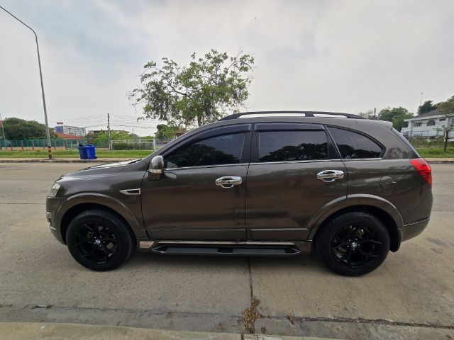 รถ Chevrolet Captiva 2.0 LTZ 2WD สี น้ำตาล