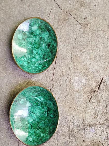 ถ้วยหรือจานเปลหินมาลาไคต์(Malachite)ขอบทองเหลืองฉลุลาย

 รูปที่ 4