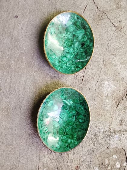 ถ้วยหรือจานเปลหินมาลาไคต์(Malachite)ขอบทองเหลืองฉลุลาย

 รูปที่ 5