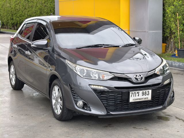 รถ Toyota Yaris 1.2 G สี เทา