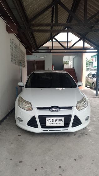 รถ Ford Focus 2.0 Sport Plus สี ขาว