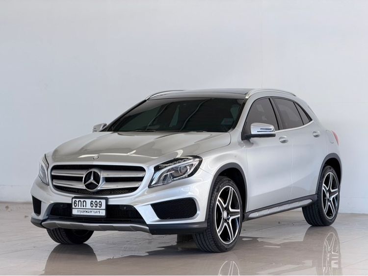 รถ Mercedes-Benz GLA-Class GLA250 สี เทา
