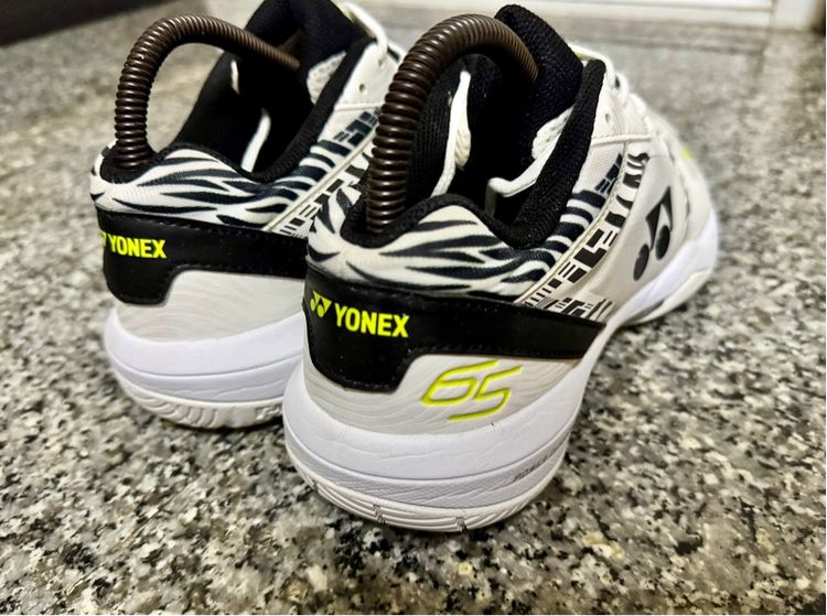 Yonex Power Cushion 65 White Tiger เบอร์40.5 รูปที่ 4