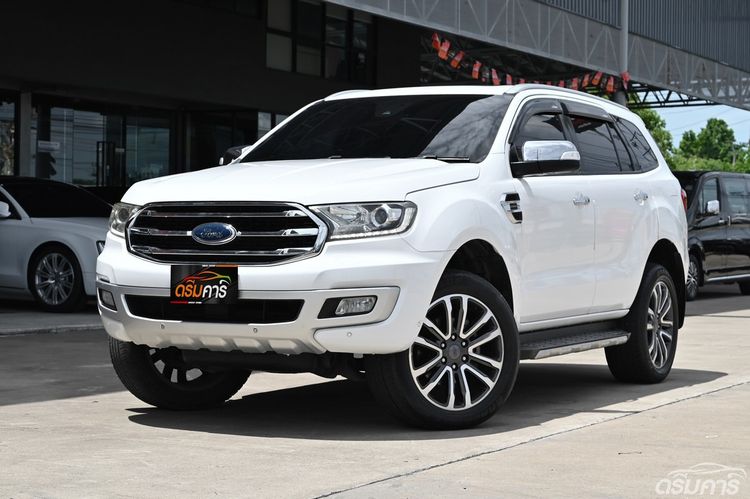 รถ Ford Everest 2.0 Titanium Plus สี ขาว