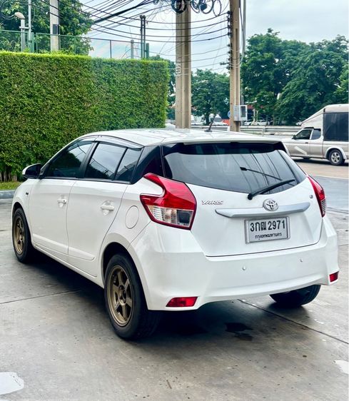 Toyota Yaris 2014 1.2 E Sedan เบนซิน ไม่ติดแก๊ส เกียร์อัตโนมัติ ขาว รูปที่ 3