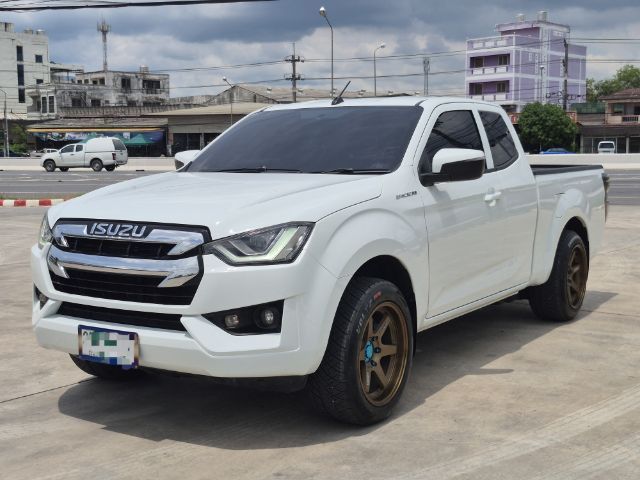 รถ Isuzu D-MAX 1.9 L สี ขาว