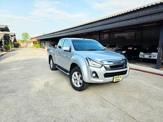 ISUZU D-MAX V-CROSS BLUE POWER 3.0 Z Ddi VGS MT 4X4 ปี 2019