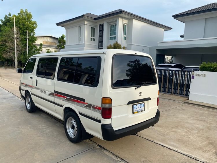 Toyota Hiace 2004 2.5 Van ดีเซล ไม่ติดแก๊ส เกียร์ธรรมดา ขาว รูปที่ 4